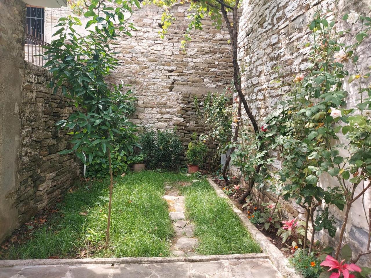 Traditional House Shapllo Gjirokaster Exterior photo